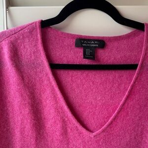 Tamari Women's Pink 100% 2 Ply Cashmere V-Neck Sweater